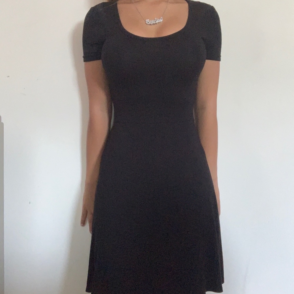 BLACK KNEE LENGTH DRESS